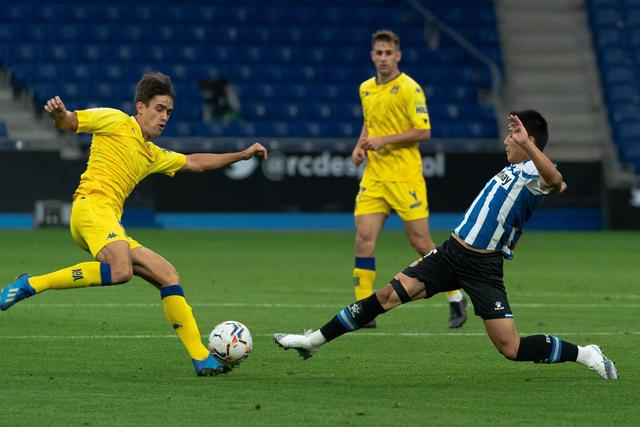 国外网友AI短片：C罗给年少自己建议，别放弃千球大业